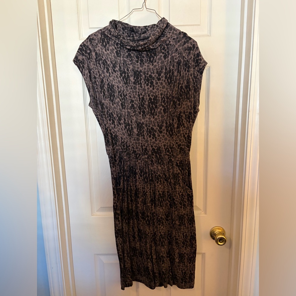 Banana Republic Black and Gray Animal Print Women's Dress with POCKETS size M